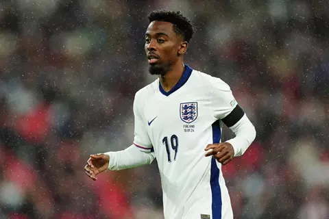 مارسيليا يقترب من ضم نجم وسط إنجلترا